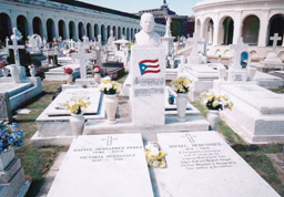 ラファエール・エルナーンデスの墓