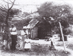 20世紀初頭「ヒーバロ」の村